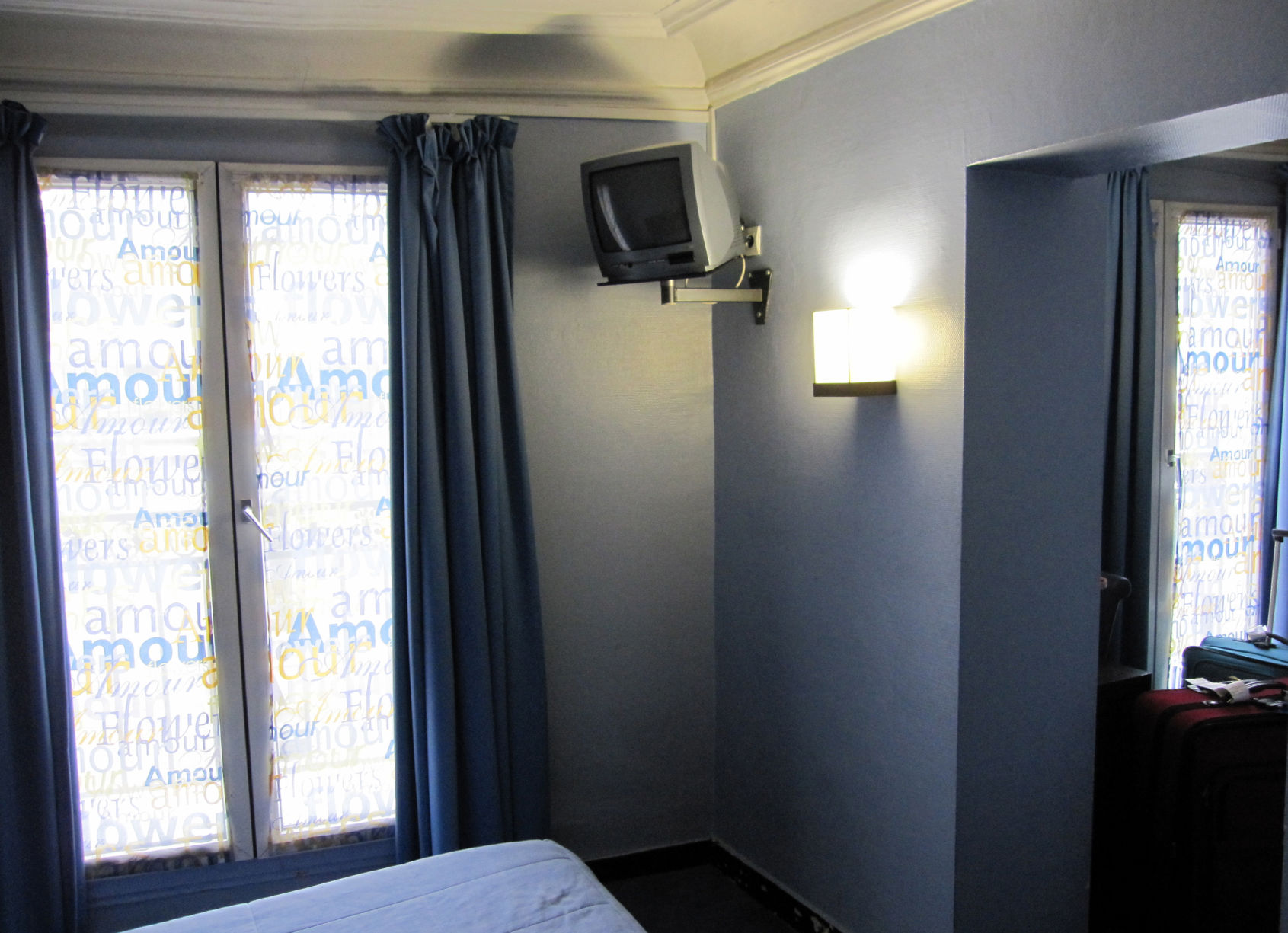 4. DON’T forget to keep textiles such as drapery and carpeting clean and fresh.